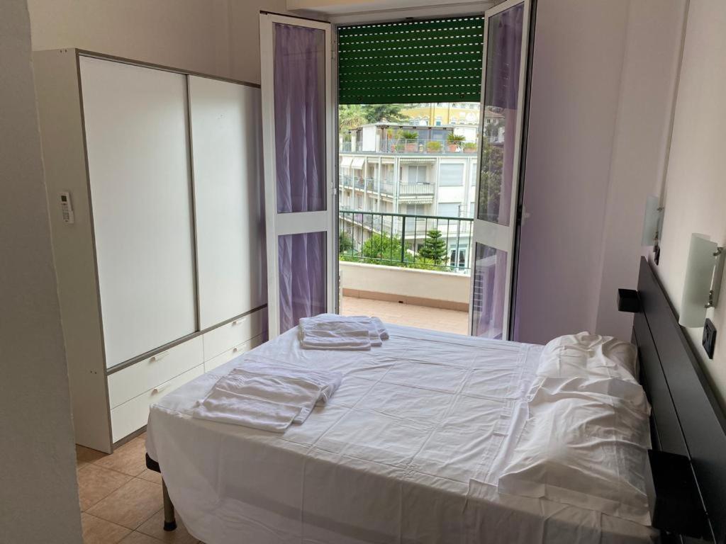 Hotel Nuovo Metropol Albissola Marina Exteriér fotografie